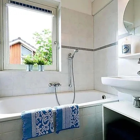 Lodge Boathouse Suburban Amsterdam Uitgeest
