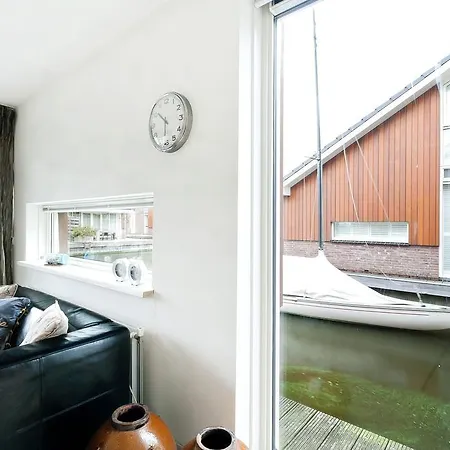 Lodge Boathouse Suburban Amsterdam Uitgeest