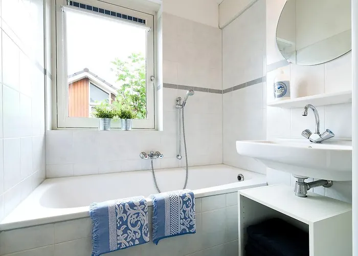 Lodge Boathouse Suburban Amsterdam