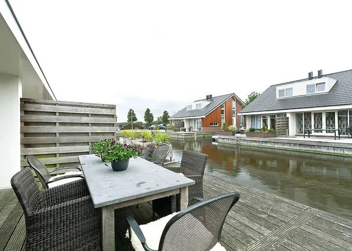 Boathouse Suburban Amsterdam *