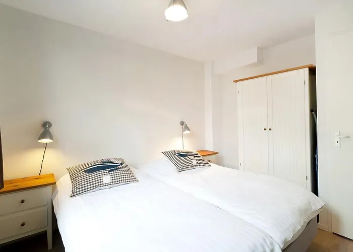 Boathouse Suburban Amsterdam Jaktstuga *