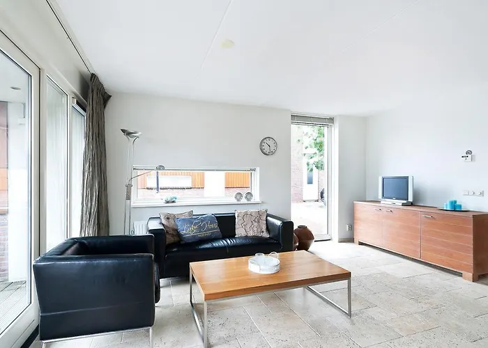 Jaktstuga Boathouse Suburban Amsterdam