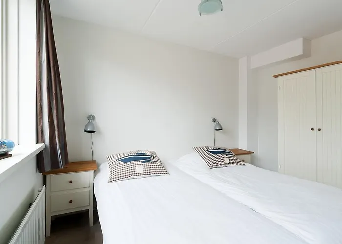 Boathouse Suburban Amsterdam Jaktstuga *