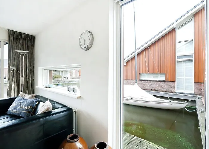 Jaktstuga Boathouse Suburban Amsterdam Uitgeest