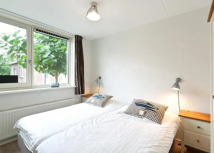 Boathouse Suburban Amsterdam *